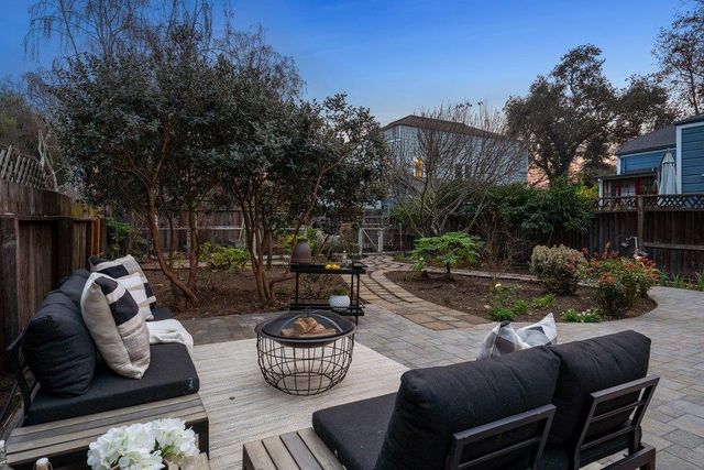 1008 Pacific Ave, Alameda, CA 94501