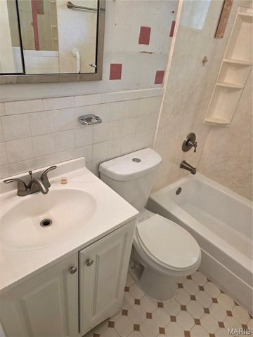 10519 Lilac Avenue, St Louis, MO 63137