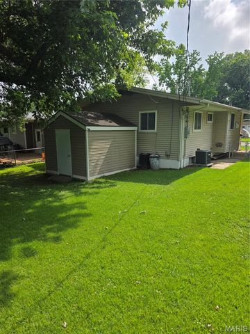 10519 Lilac Avenue, St Louis, MO 63137