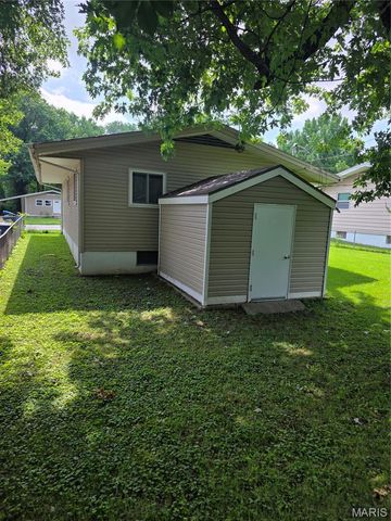 10519 Lilac Avenue, St Louis, MO 63137