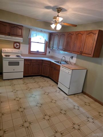 10519 Lilac Avenue, St Louis, MO 63137