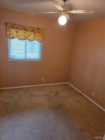10519 Lilac Avenue, St Louis, MO 63137