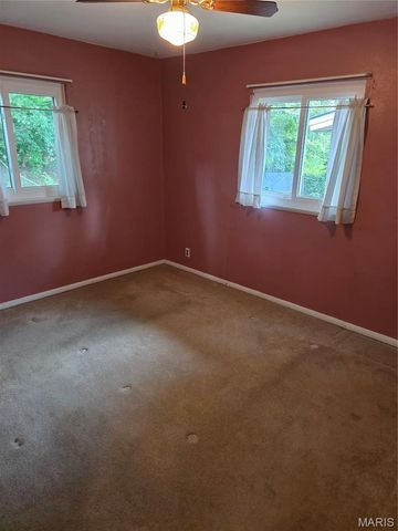 10519 Lilac Avenue, St Louis, MO 63137