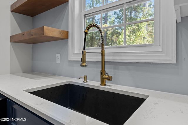 75 Riviera Lane, Sanford, NC 27332