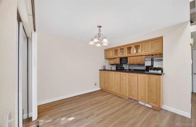 1990 S Helena Street E, Aurora, CO 80013