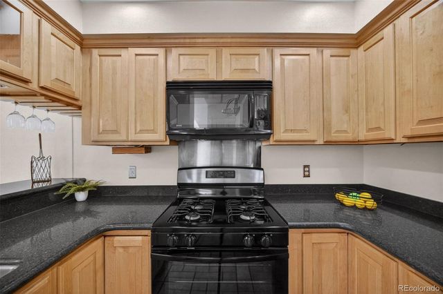 1990 S Helena Street E, Aurora, CO 80013