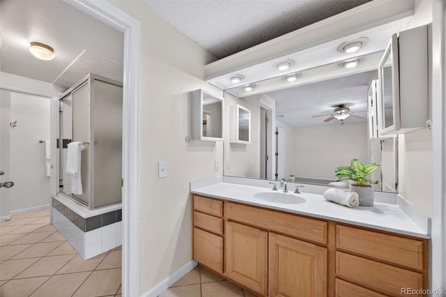 1990 S Helena Street E, Aurora, CO 80013