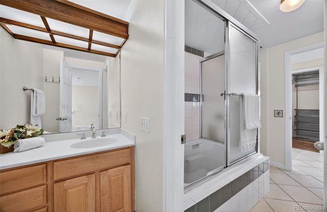 1990 S Helena Street E, Aurora, CO 80013