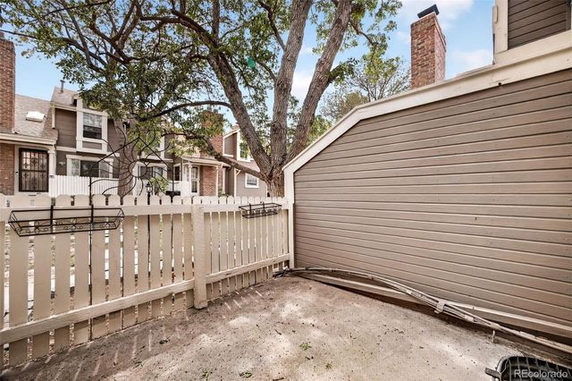 1990 S Helena Street E, Aurora, CO 80013