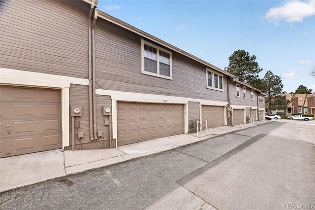 1990 S Helena Street E, Aurora, CO 80013