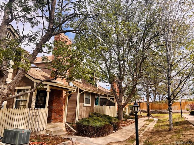 1990 S Helena Street E, Aurora, CO 80013