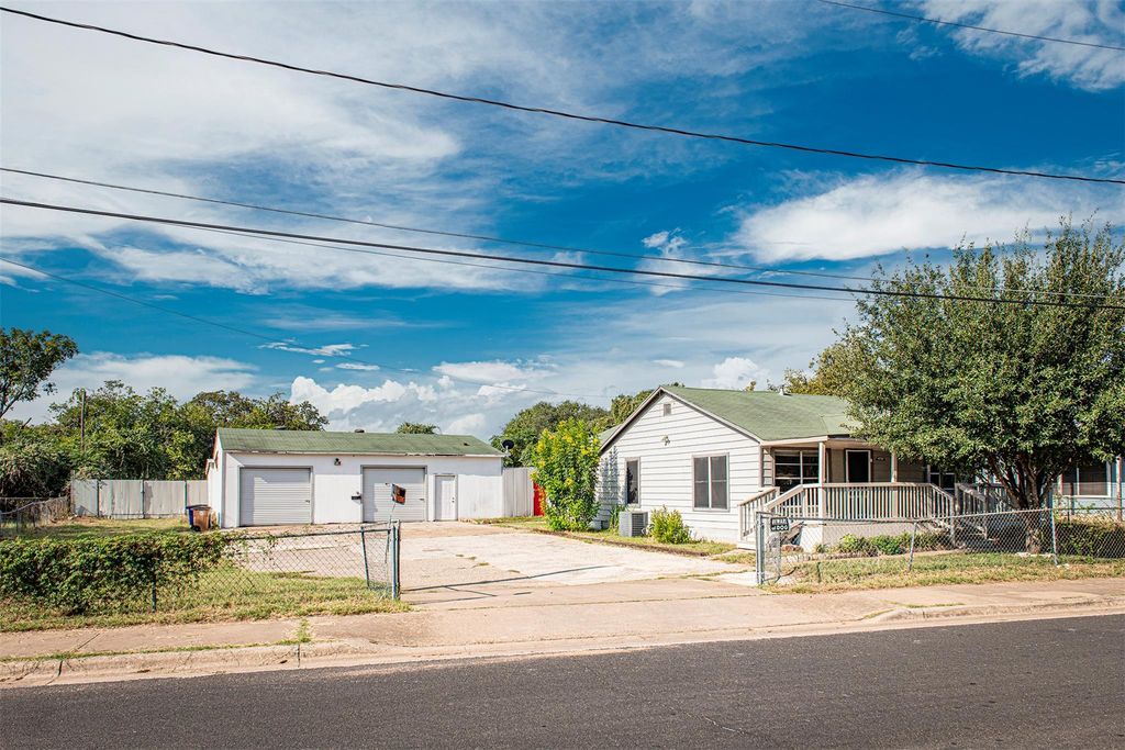 6405 Torres ST, Austin, TX 78741