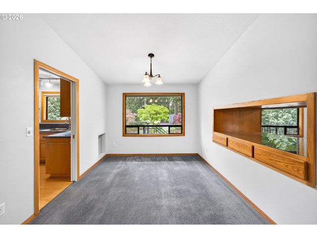 12040 Sw 116TH Ave, Tigard, OR 97223