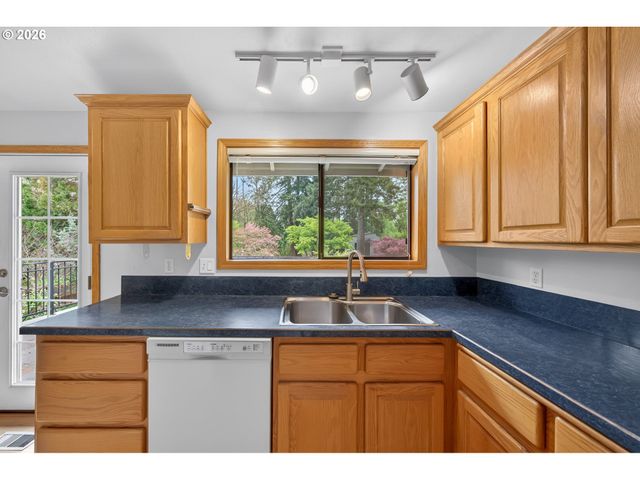 12040 Sw 116TH Ave, Tigard, OR 97223