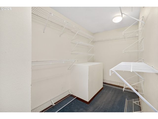 12040 Sw 116TH Ave, Tigard, OR 97223