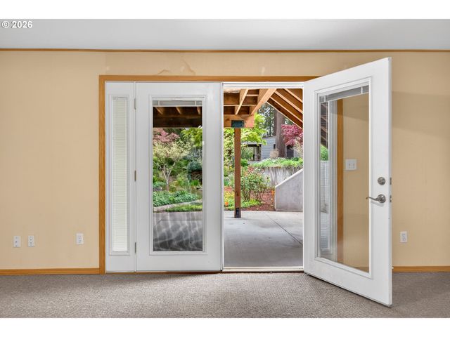 12040 Sw 116TH Ave, Tigard, OR 97223