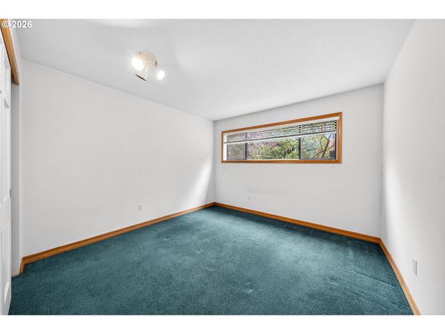 12040 Sw 116TH Ave, Tigard, OR 97223