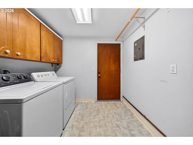 12040 Sw 116TH Ave, Tigard, OR 97223