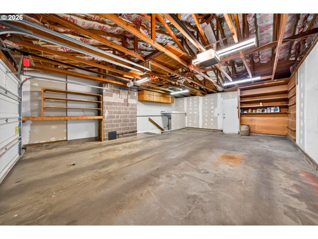 12040 Sw 116TH Ave, Tigard, OR 97223