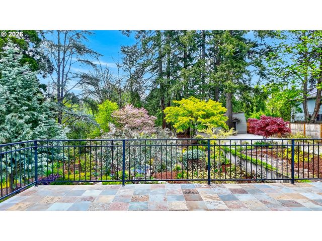 12040 Sw 116TH Ave, Tigard, OR 97223