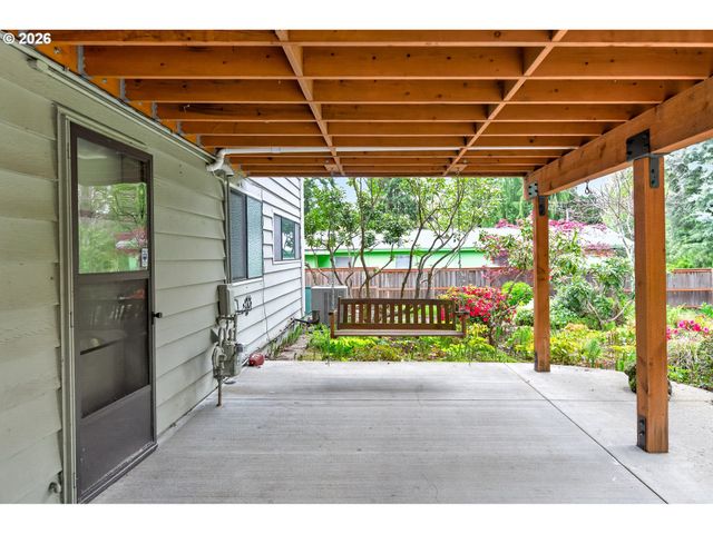 12040 Sw 116TH Ave, Tigard, OR 97223