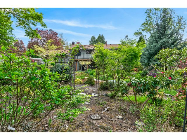 12040 Sw 116TH Ave, Tigard, OR 97223