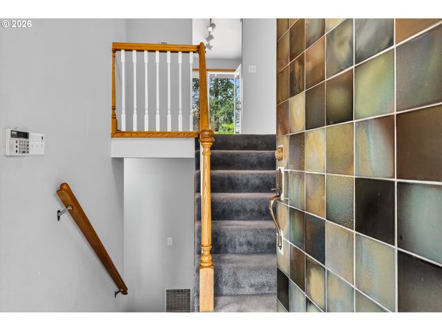 12040 Sw 116TH Ave, Tigard, OR 97223