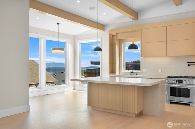 3953 Rock Ridge Pkwy, Anacortes, WA 98221