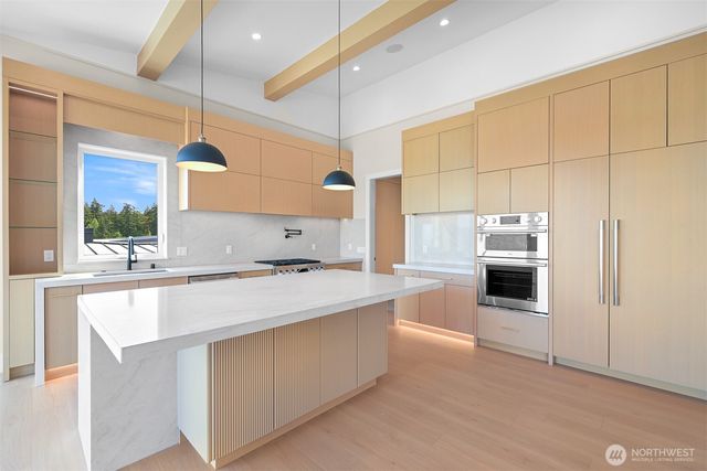 3953 Rock Ridge Pkwy, Anacortes, WA 98221