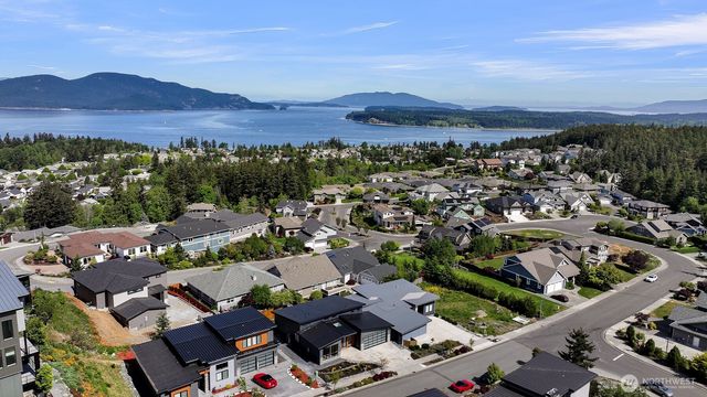 3953 Rock Ridge Pkwy, Anacortes, WA 98221