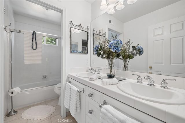 24587 Lola, Newhall, CA 91321