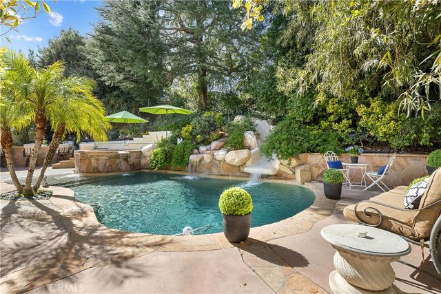 24587 Lola, Newhall, CA 91321