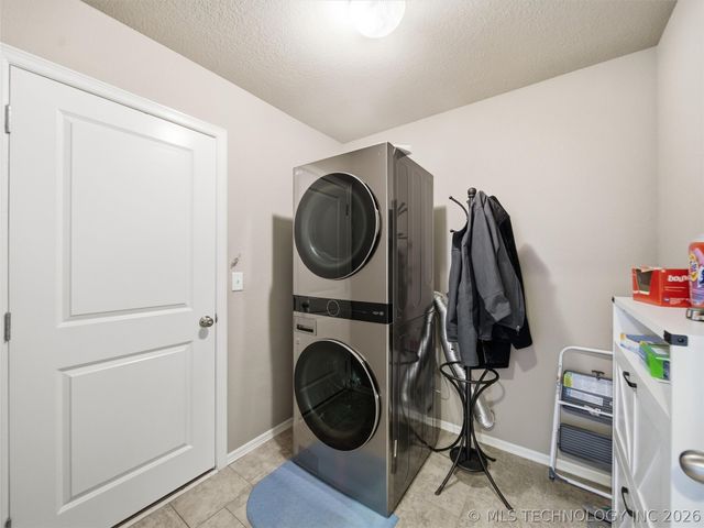 3917 W 103rd Court S, Jenks, OK 74037