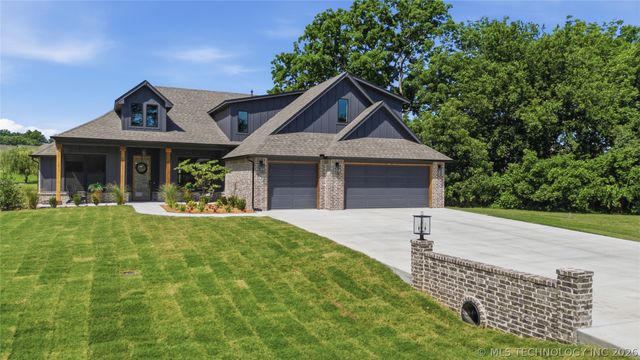 18236 S Clear Creek Court, Claremore, OK 74017