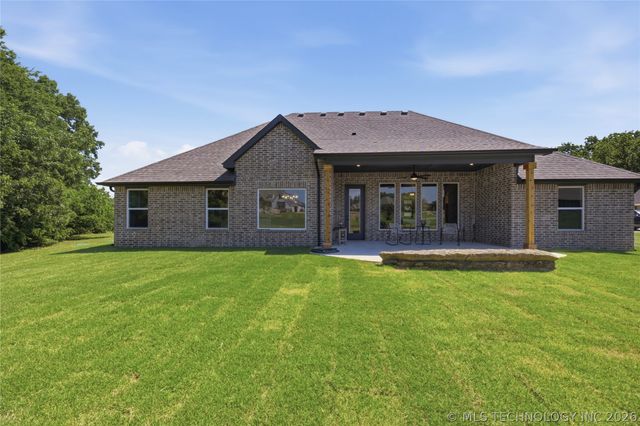 18236 S Clear Creek Court, Claremore, OK 74017