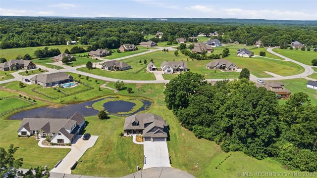 18236 S Clear Creek Court, Claremore, OK 74017