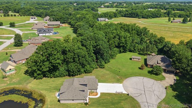 18236 S Clear Creek Court, Claremore, OK 74017
