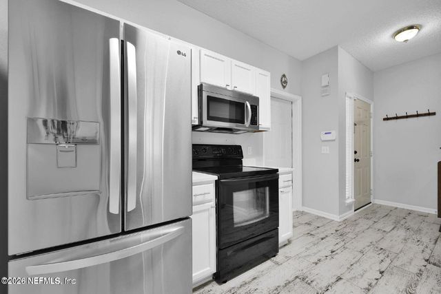 862 SOUTHERN CREEK Drive, Jacksonville, FL 32259