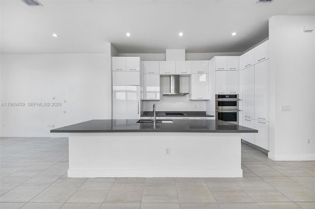 8120 NW 43rd St, Doral, FL 33166