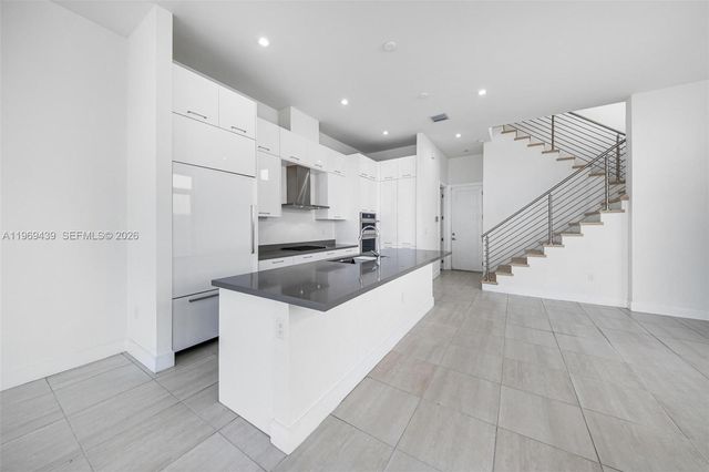 8120 NW 43rd St, Doral, FL 33166