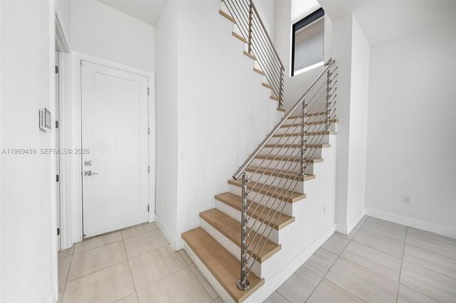 8120 NW 43rd St, Doral, FL 33166