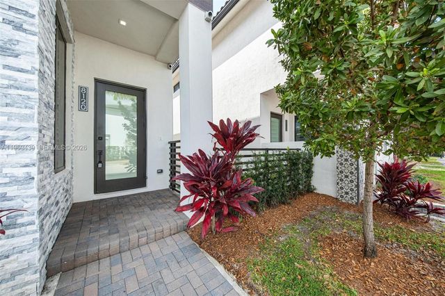 8120 NW 43rd St, Doral, FL 33166