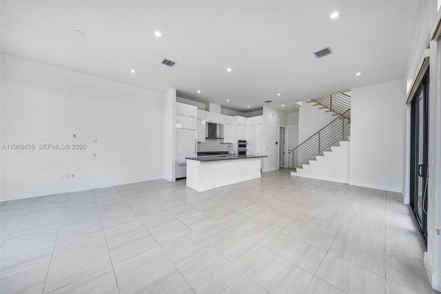 8120 NW 43rd St, Doral, FL 33166