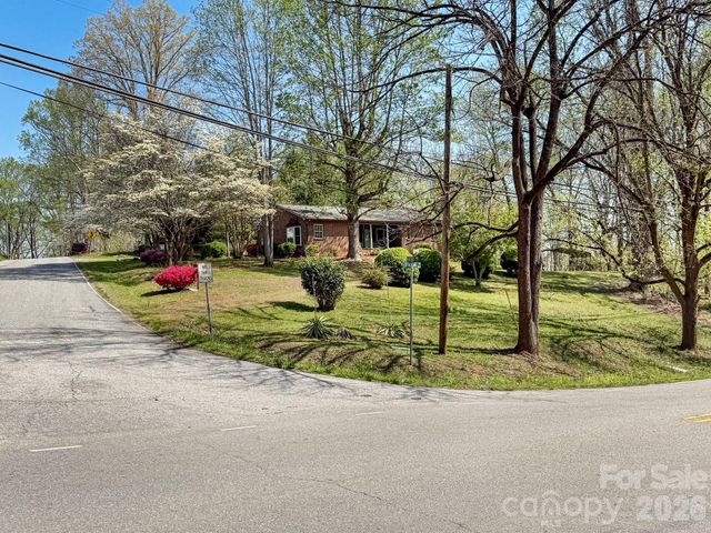 1401 E Union Street, Morganton, NC 28655
