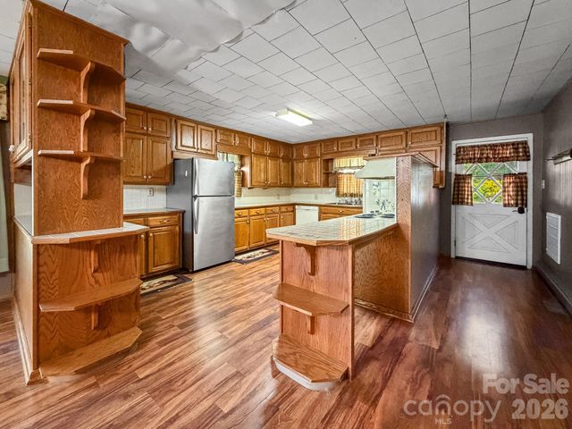 1401 E Union Street, Morganton, NC 28655