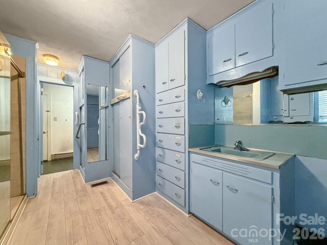 1401 E Union Street, Morganton, NC 28655
