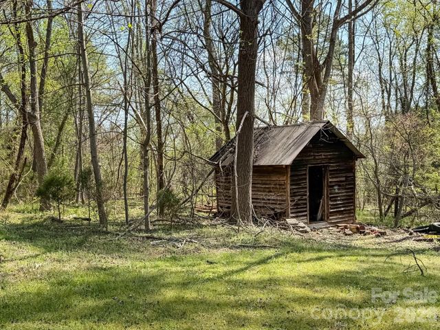 1401 E Union Street, Morganton, NC 28655
