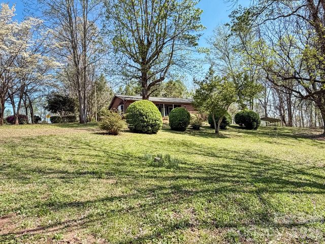 1401 E Union Street, Morganton, NC 28655