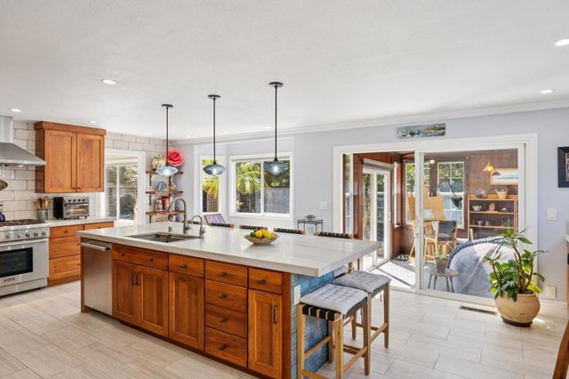 123 Presidio Avenue, El Granada, CA 94019