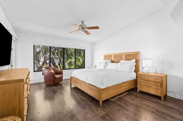 7533 Glendevon Lane 905, Delray Beach, FL 33446